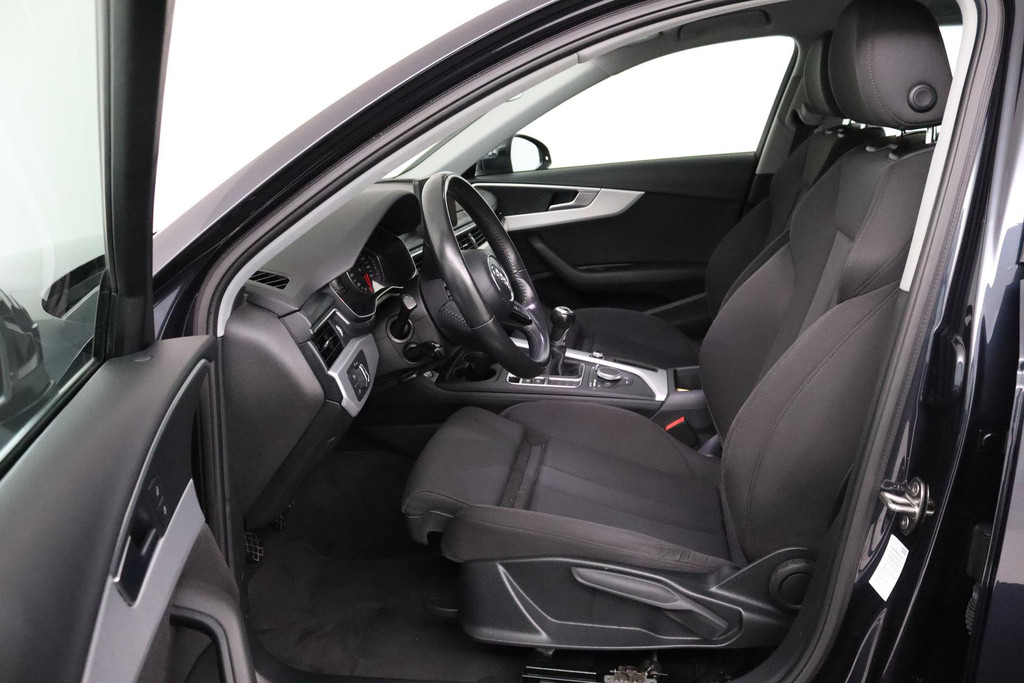 
Audi A4 Avant 1.4 TFSI Sport Lease Edition Sport (NAVIGATIE, TREKHAAK, CRUISE CONTROL, CLIMATE, NL-AUTO, GOED ONDERHOUDEN) vol									