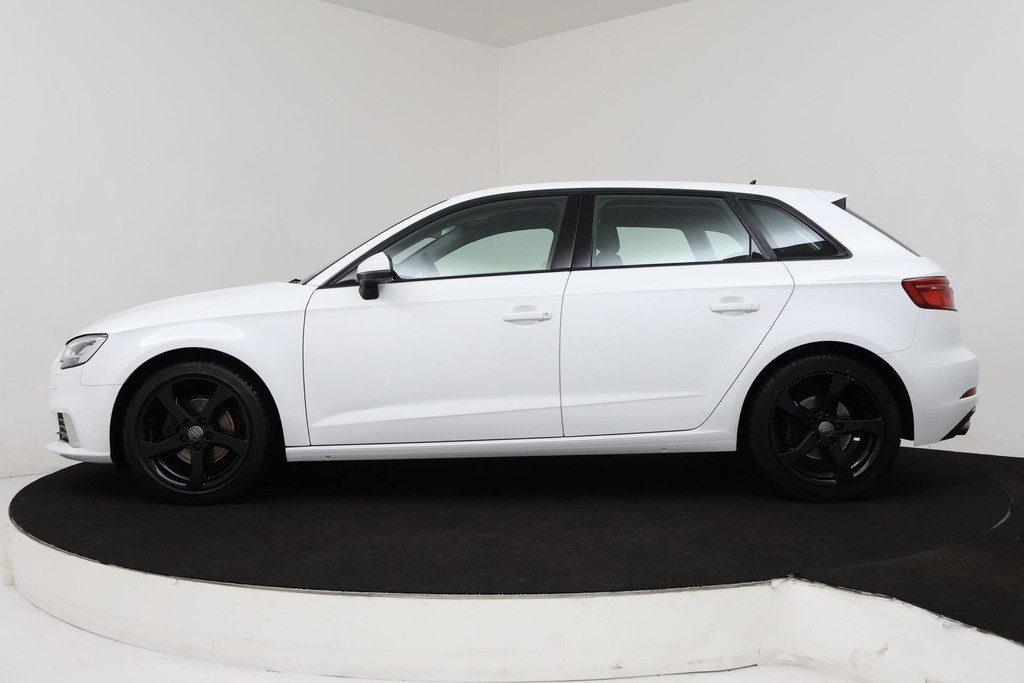 
Audi A3 Sportback 35 TFSI CoD Advance (CRUISE CONTROL, NAVIGATIE, BLUETOOTH, PARKEERSENSOREN, NL-AUTO, GOED ONDERHOUDEN) vol									