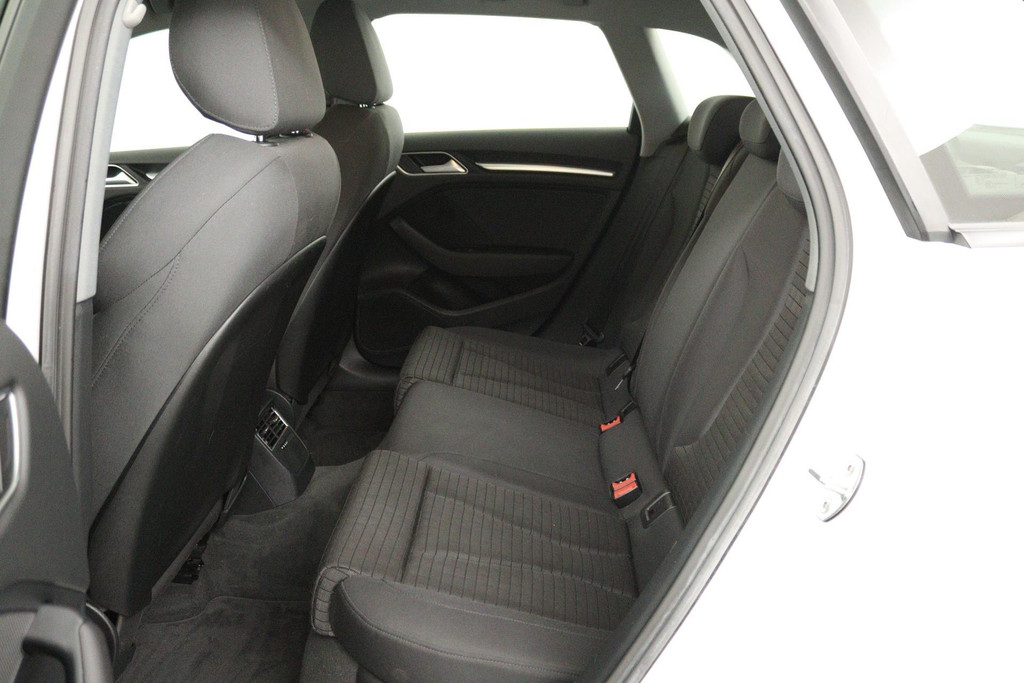 
Audi A3 Sportback 35 TFSI CoD Advance (CRUISE CONTROL, NAVIGATIE, BLUETOOTH, PARKEERSENSOREN, NL-AUTO, GOED ONDERHOUDEN) vol									