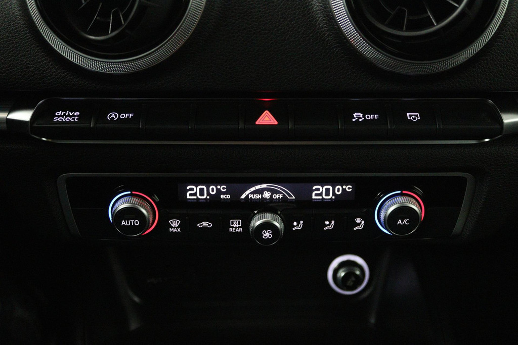 
Audi A3 Sportback 35 TFSI CoD Advance (CRUISE CONTROL, NAVIGATIE, BLUETOOTH, PARKEERSENSOREN, NL-AUTO, GOED ONDERHOUDEN) vol									