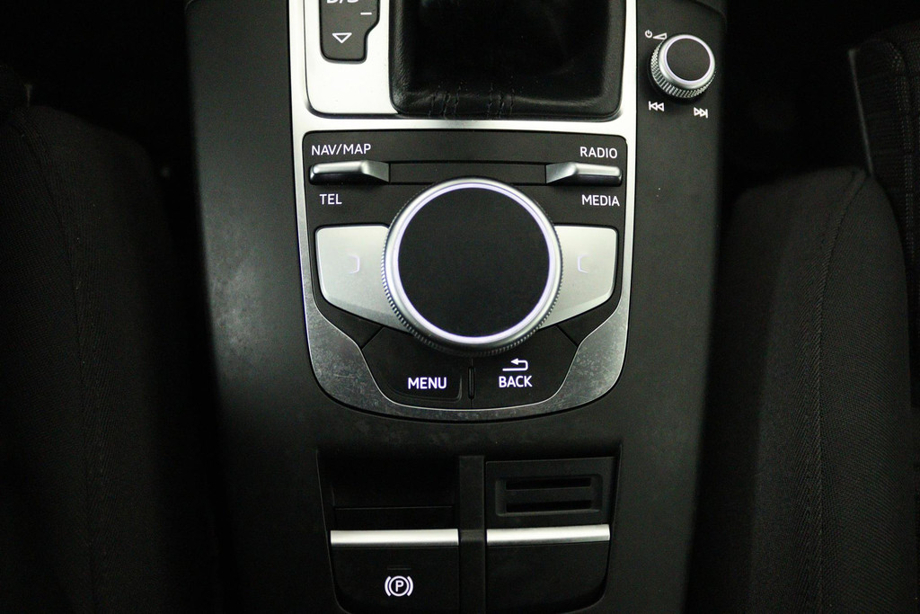 
Audi A3 Sportback 35 TFSI CoD Advance (CRUISE CONTROL, NAVIGATIE, BLUETOOTH, PARKEERSENSOREN, NL-AUTO, GOED ONDERHOUDEN) vol									