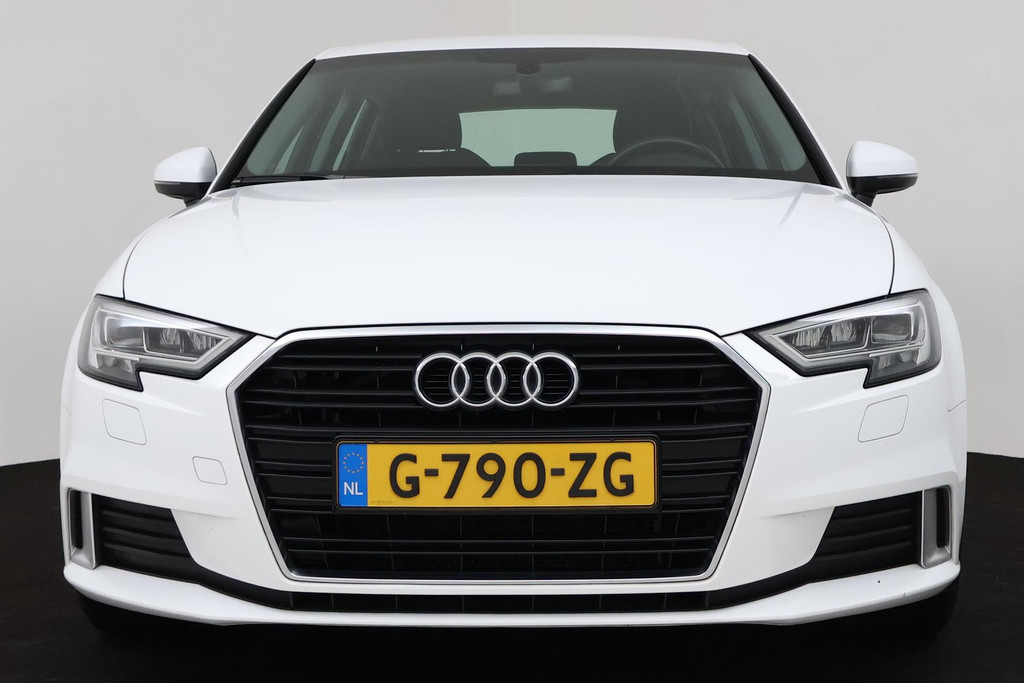 
Audi A3 Sportback 35 TFSI CoD Advance (CRUISE CONTROL, NAVIGATIE, BLUETOOTH, PARKEERSENSOREN, NL-AUTO, GOED ONDERHOUDEN) vol									