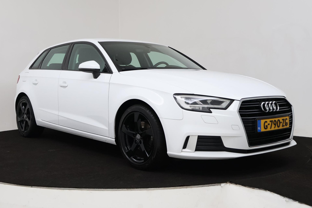 
Audi A3 Sportback 35 TFSI CoD Advance (CRUISE CONTROL, NAVIGATIE, BLUETOOTH, PARKEERSENSOREN, NL-AUTO, GOED ONDERHOUDEN) vol									
