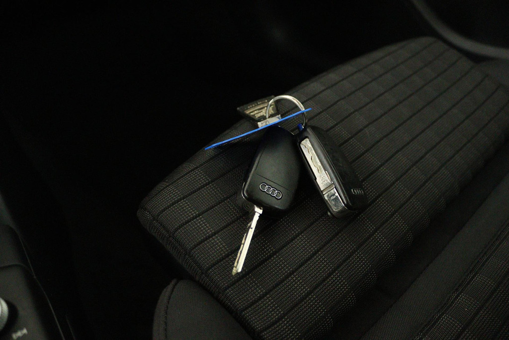 
Audi A3 Sportback 35 TFSI CoD Advance (CRUISE CONTROL, NAVIGATIE, BLUETOOTH, PARKEERSENSOREN, NL-AUTO, GOED ONDERHOUDEN) vol									