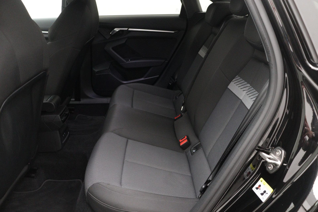 
Audi A3 Limousine 30 TFSI Advanced edition(NL-auto, 1e Eig, Dealer OnderH, Digitale Dash, Carplay, Trekhaak, Addapt Cruise, Etc) vol									