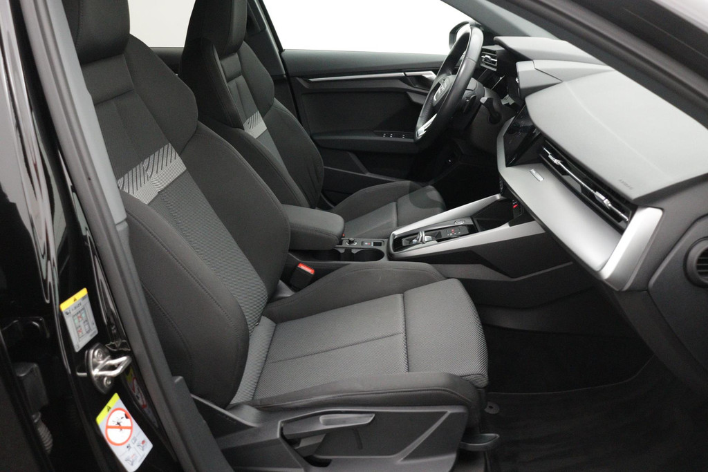 
Audi A3 Limousine 30 TFSI Advanced edition(NL-auto, 1e Eig, Dealer OnderH, Digitale Dash, Carplay, Trekhaak, Addapt Cruise, Etc) vol									