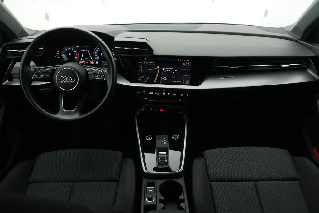 
Audi A3 Limousine 35 TFSI Business edition Automaat (NAVIGATIE, LED, CARPLAY, VIRTUAL COCKPIT, 1e EIGENAAR, GOED ONDERHOUDEN) vol									