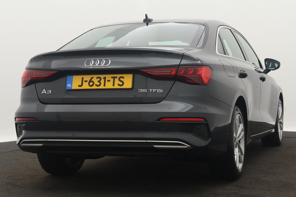 
Audi A3 Limousine 35 TFSI Business edition Automaat (NAVIGATIE, LED, CARPLAY, VIRTUAL COCKPIT, 1e EIGENAAR, GOED ONDERHOUDEN) vol									