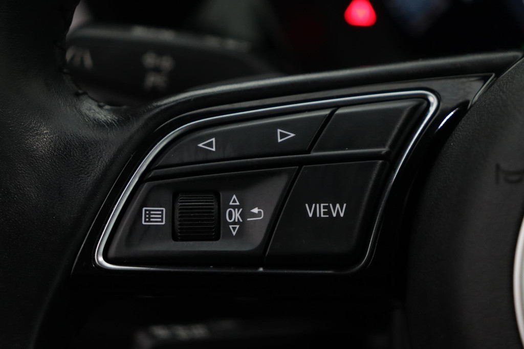 
Audi A3 Limousine 35 TFSI Business edition Automaat (NAVIGATIE, LED, CARPLAY, VIRTUAL COCKPIT, 1e EIGENAAR, GOED ONDERHOUDEN) vol									