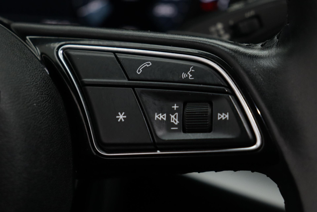 
Audi A3 Limousine 35 TFSI Business edition Automaat (NAVIGATIE, LED, CARPLAY, VIRTUAL COCKPIT, 1e EIGENAAR, GOED ONDERHOUDEN) vol									