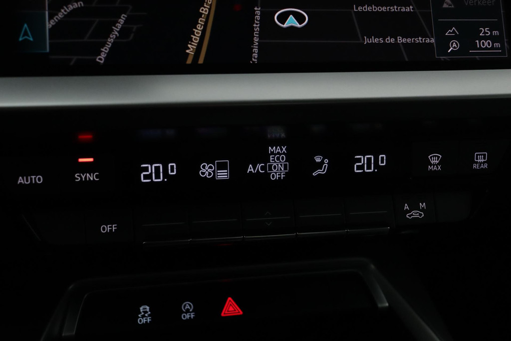 
Audi A3 Limousine 35 TFSI Business edition Automaat (NAVIGATIE, LED, CARPLAY, VIRTUAL COCKPIT, 1e EIGENAAR, GOED ONDERHOUDEN) vol									