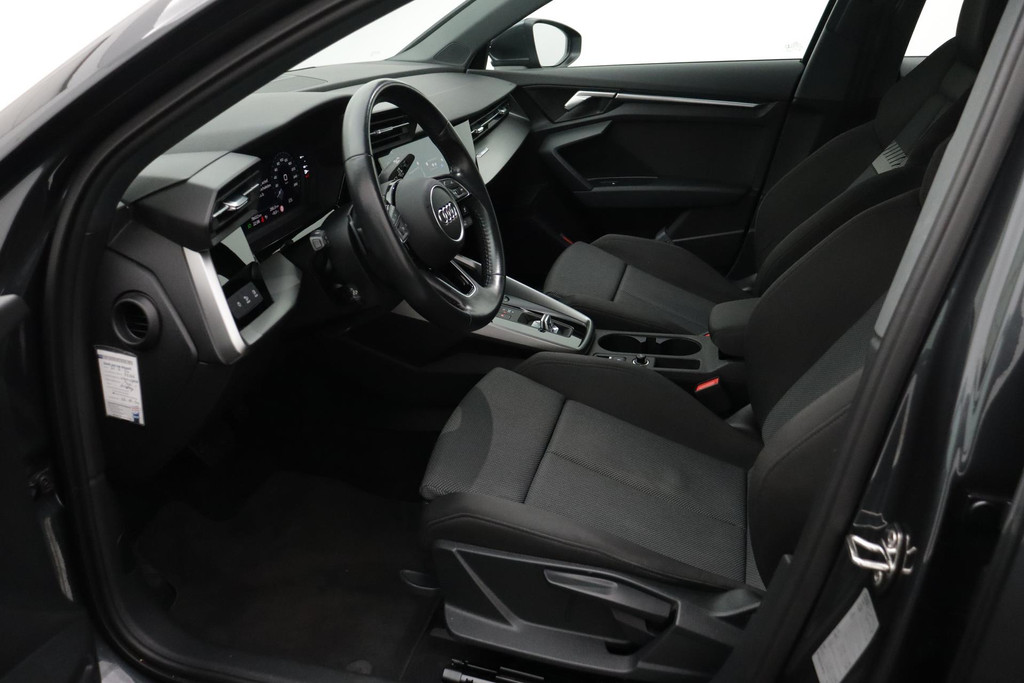 
Audi A3 Limousine 35 TFSI Business edition Automaat (NAVIGATIE, LED, CARPLAY, VIRTUAL COCKPIT, 1e EIGENAAR, GOED ONDERHOUDEN) vol									