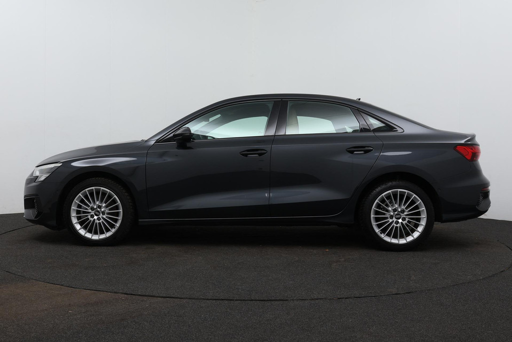 
Audi A3 Limousine 30 TFSI Business edition Automaat (VIRTUAL, CAMERA, PDC, NAVIGATIE, CRUISE, LANE, NL-AUTO, GOED ONDERHOUDEN) vol									