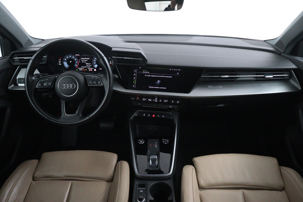 
Audi A3 Limousine 30 TFSI Business edition Automaat (VIRTUAL, CAMERA, PDC, NAVIGATIE, CRUISE, LANE, NL-AUTO, GOED ONDERHOUDEN) vol									