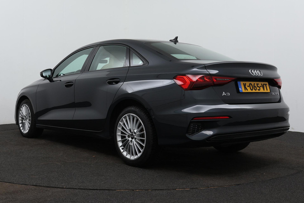 
Audi A3 Limousine 30 TFSI Business edition Automaat (VIRTUAL, CAMERA, PDC, NAVIGATIE, CRUISE, LANE, NL-AUTO, GOED ONDERHOUDEN) vol									