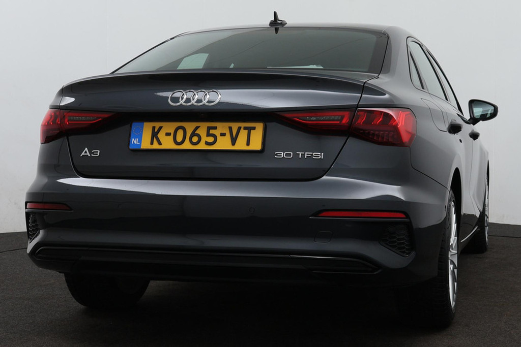 
Audi A3 Limousine 30 TFSI Business edition Automaat (VIRTUAL, CAMERA, PDC, NAVIGATIE, CRUISE, LANE, NL-AUTO, GOED ONDERHOUDEN) vol									