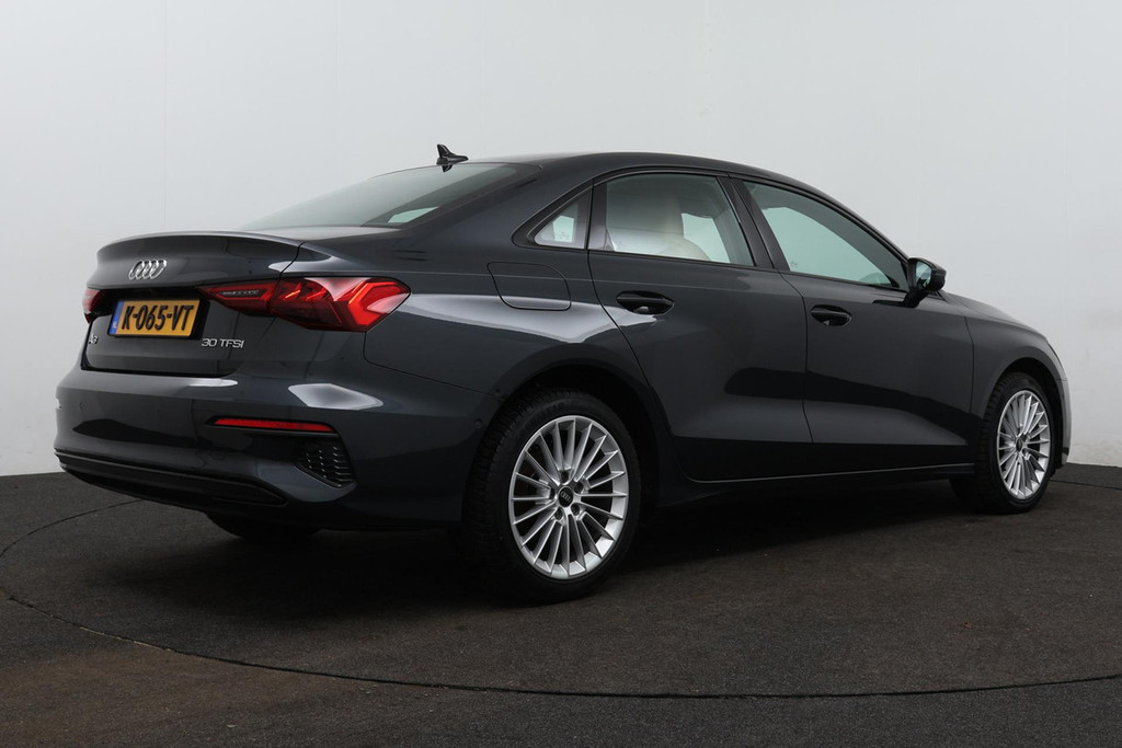 
Audi A3 Limousine 30 TFSI Business edition Automaat (VIRTUAL, CAMERA, PDC, NAVIGATIE, CRUISE, LANE, NL-AUTO, GOED ONDERHOUDEN) vol									