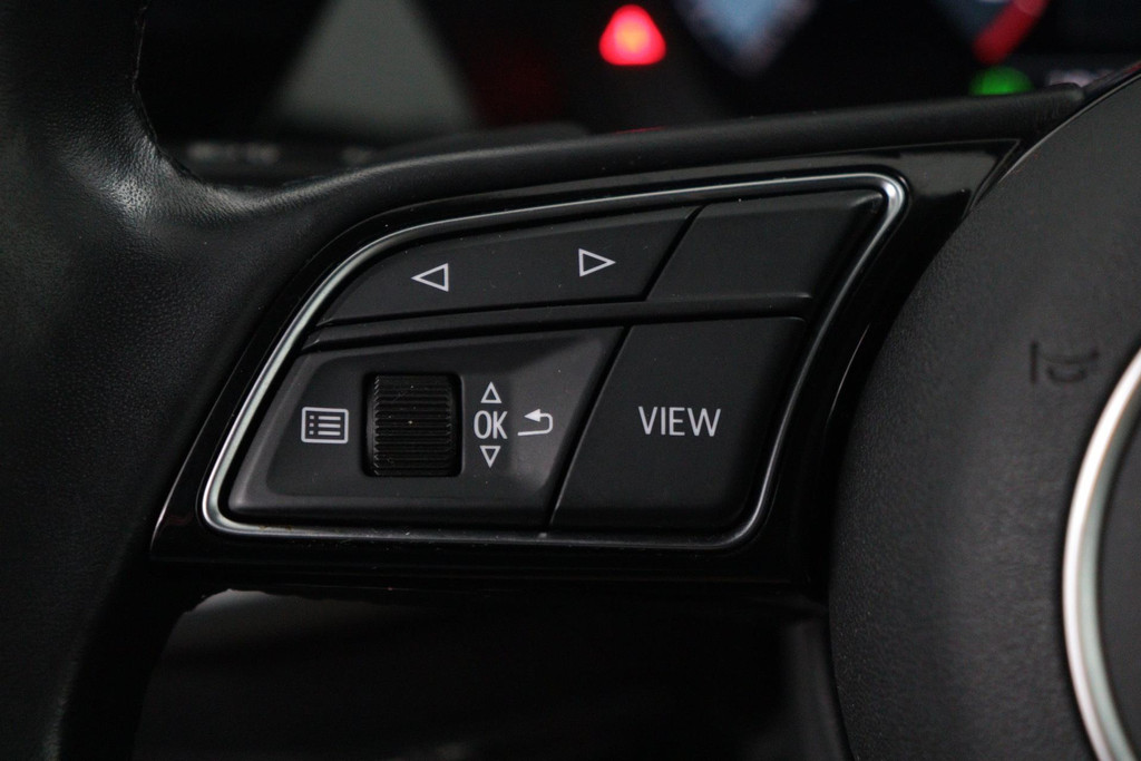 
Audi A3 Limousine 30 TFSI Business edition Automaat (VIRTUAL, CAMERA, PDC, NAVIGATIE, CRUISE, LANE, NL-AUTO, GOED ONDERHOUDEN) vol									