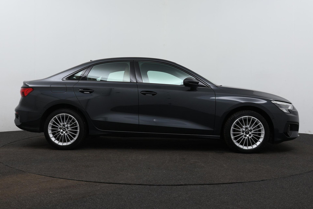 
Audi A3 Limousine 30 TFSI Business edition Automaat (VIRTUAL, CAMERA, PDC, NAVIGATIE, CRUISE, LANE, NL-AUTO, GOED ONDERHOUDEN) vol									