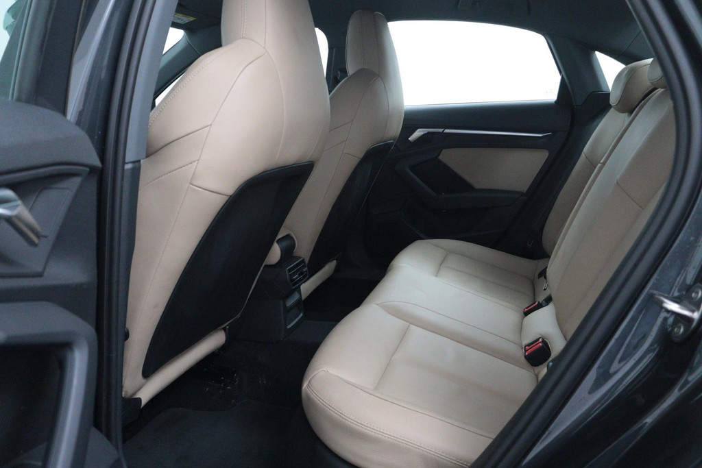 
Audi A3 Limousine 30 TFSI Business edition Automaat (VIRTUAL, CAMERA, PDC, NAVIGATIE, CRUISE, LANE, NL-AUTO, GOED ONDERHOUDEN) vol									