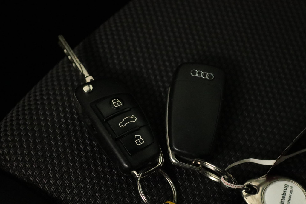 
Audi A3 Sportback 35 TFSI CoD Advance Sport (NAVIGATIE, STOELVERWARMING, DIGITAAL DASHBOARD, NL-AUTO, GOED ONDERHOUDEN) vol									