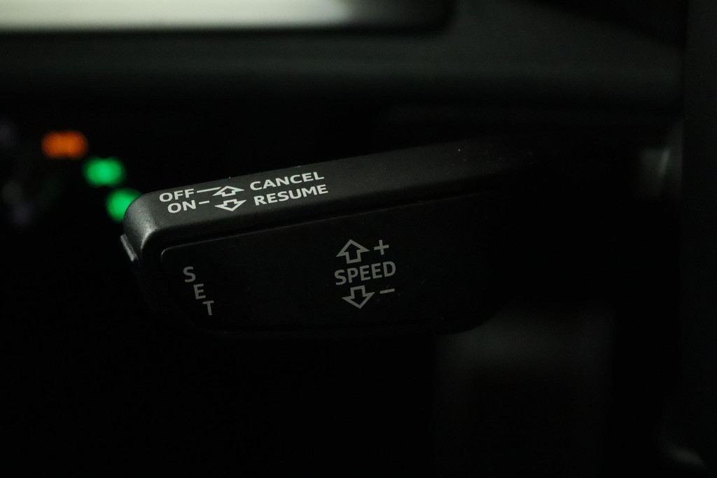 
Audi A3 Sportback 35 TFSI CoD Sport S Line Edition Automaat (PANORAMADAK, NAVIGATIE, PDC, CRUISE, NL-AUTO, GOED ONDERHOUDEN) vol									