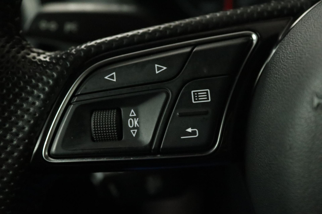 
Audi A3 Sportback 35 TFSI CoD Sport S Line Edition Automaat (PANORAMADAK, NAVIGATIE, PDC, CRUISE, NL-AUTO, GOED ONDERHOUDEN) vol									