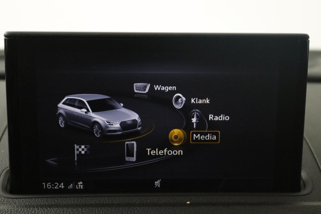 
Audi A3 Sportback 35 TFSI CoD Sport S Line Edition Automaat (PANORAMADAK, NAVIGATIE, PDC, CRUISE, NL-AUTO, GOED ONDERHOUDEN) vol									