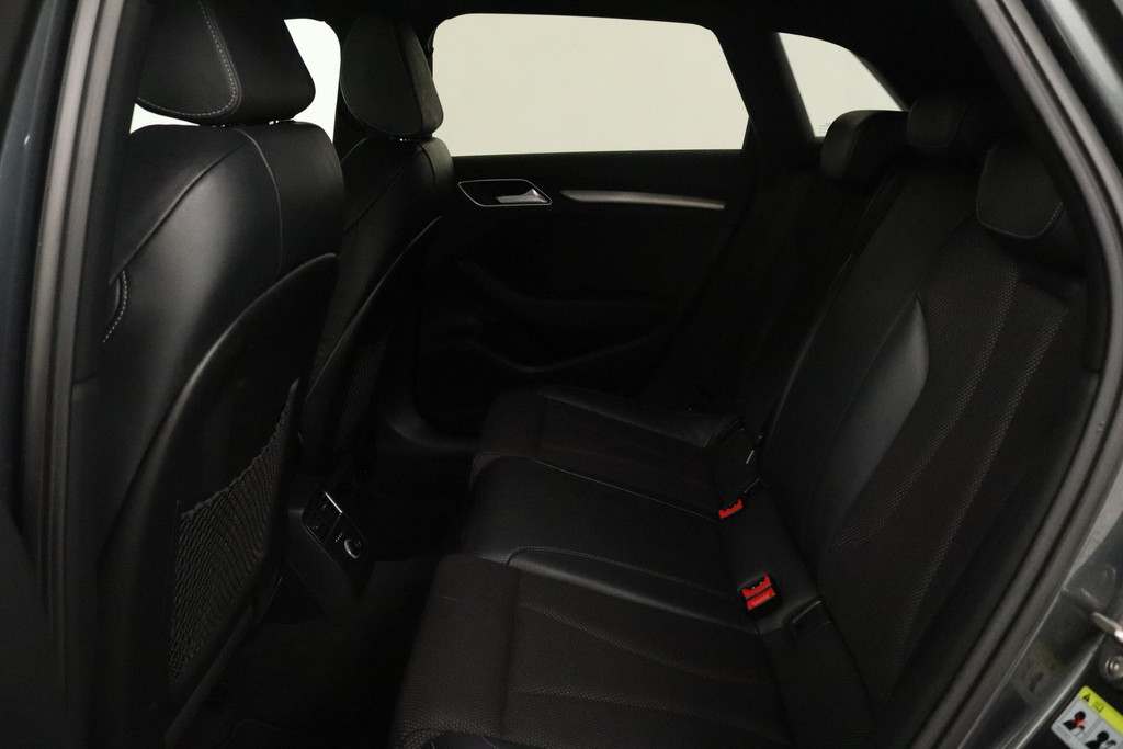 
Audi A3 Sportback 35 TFSI CoD Sport S Line Edition Automaat (PANORAMADAK, NAVIGATIE, PDC, CRUISE, NL-AUTO, GOED ONDERHOUDEN) vol									