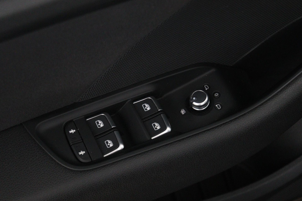 
Audi A3 Sportback 1.4 TFSI CoD Sport S Line Edition Automaat (VIRTUAL, STOELV, CRUISE, PDC, NAVIGATIE, CLIMATE, GOED ONDERHOUDEN) vol									