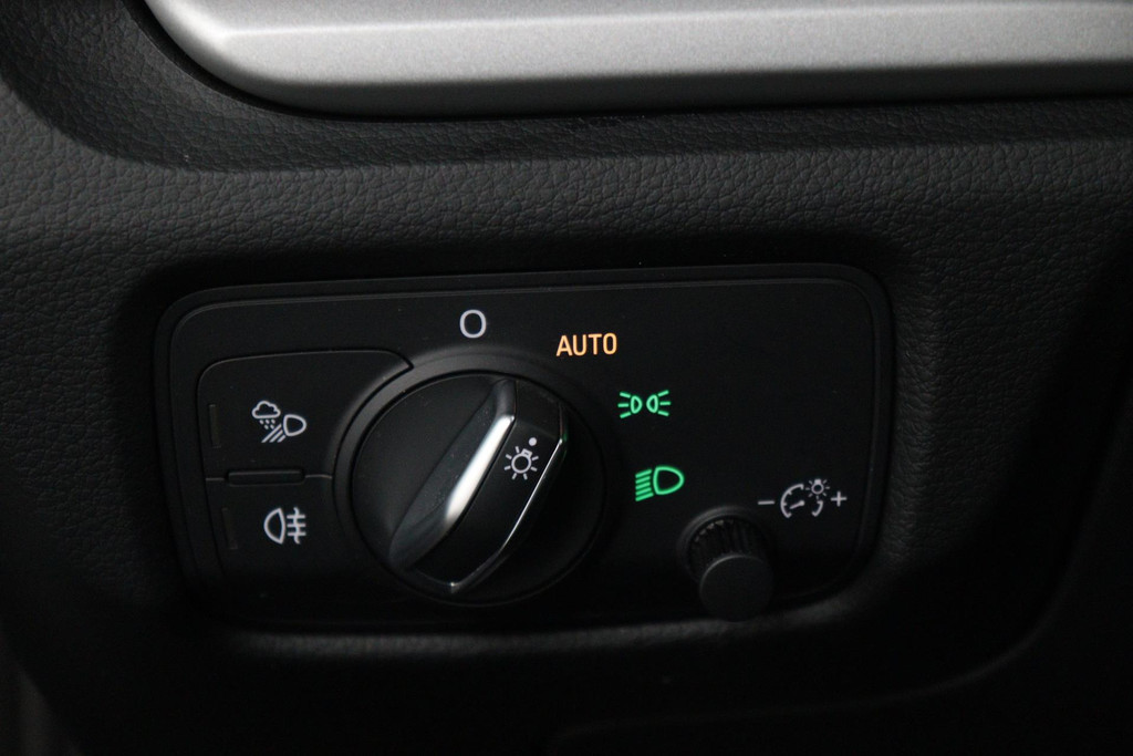 
Audi A3 Sportback 1.4 TFSI CoD Sport S Line Edition Automaat (VIRTUAL, STOELV, CRUISE, PDC, NAVIGATIE, CLIMATE, GOED ONDERHOUDEN) vol									