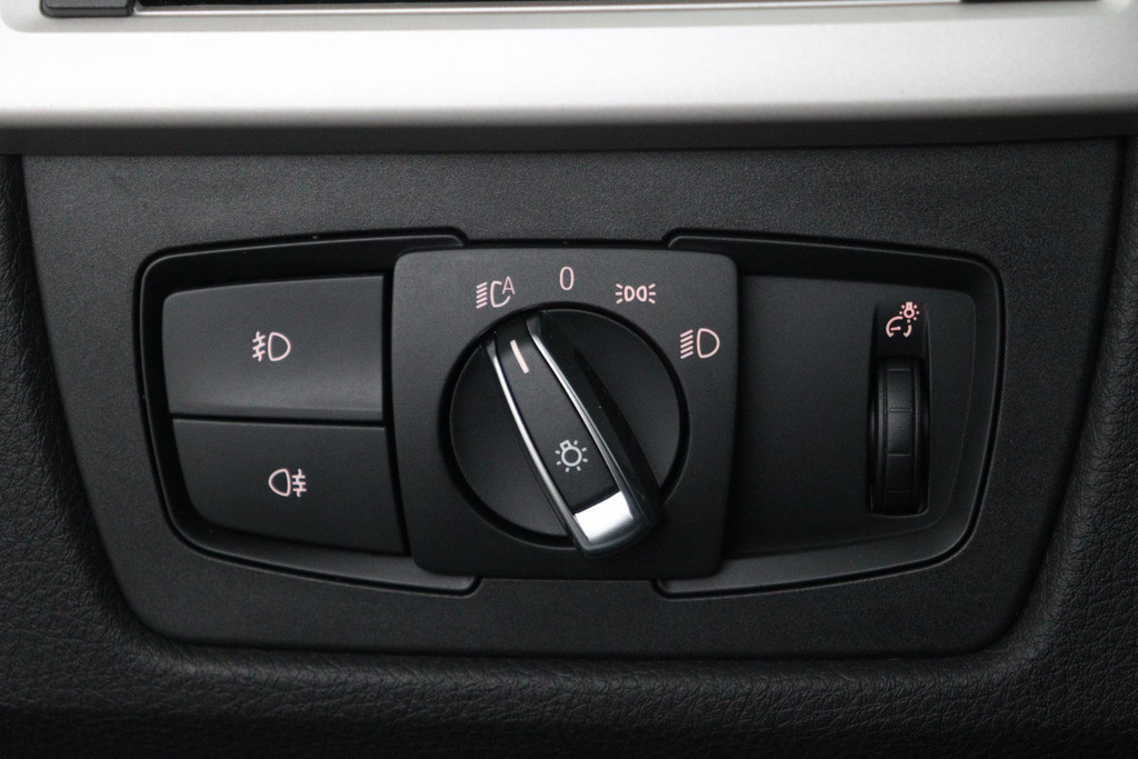 
BMW 3-serie 320i Corporate Lease Executive(NL-auto, Dealer OnderH, Navi, Parkeersensoren, Sportstoelen, Climate Con, Etc) vol									