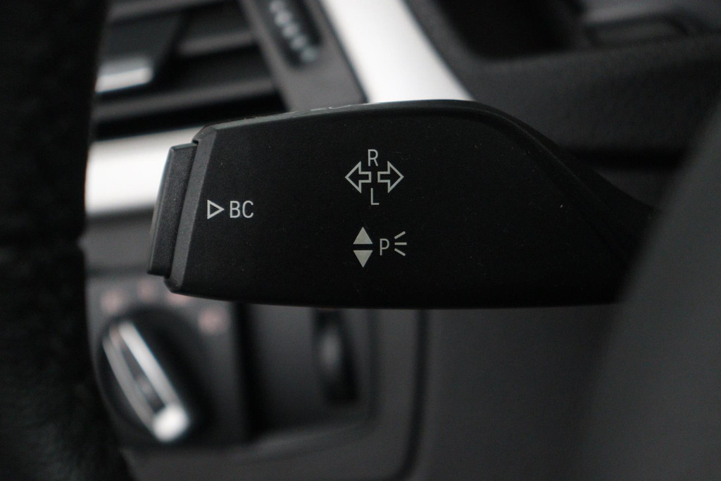 
BMW 3-serie 320i Corporate Lease Executive(NL-auto, Dealer OnderH, Navi, Parkeersensoren, Sportstoelen, Climate Con, Etc) vol									