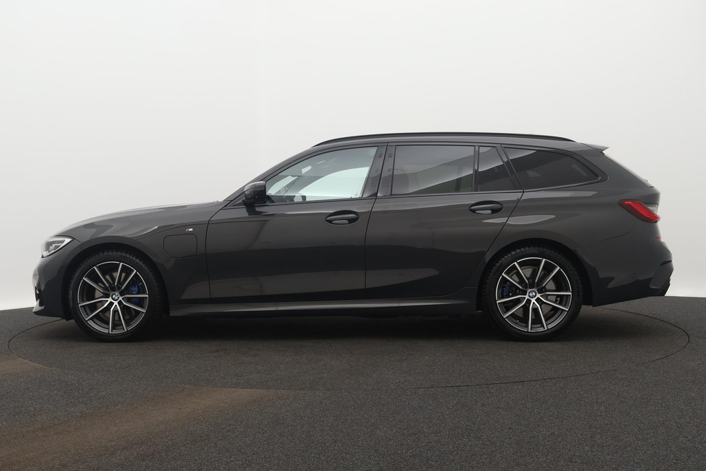 
BMW 3 Serie Touring 330e eDrive M-sport Edition(NL-auto,1e eig, Dealer OnderH, 360 Camera, Carplay, StoelV, Trekhaak, Etc) vol									