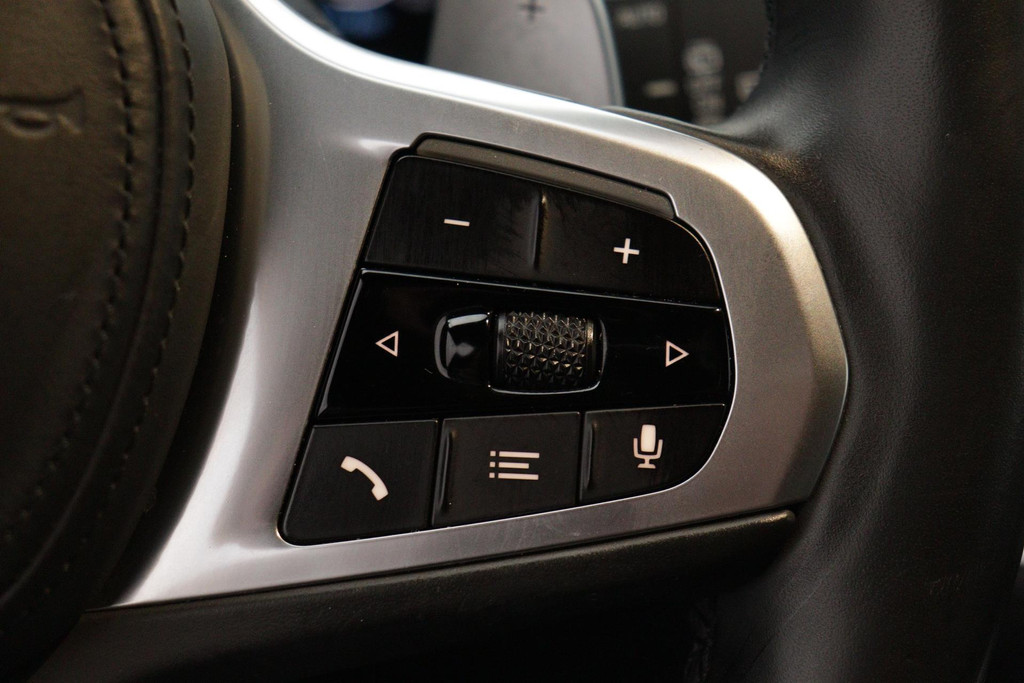 
BMW 3 Serie Touring 330e eDrive M-sport Edition(NL-auto,1e eig, Dealer OnderH, 360 Camera, Carplay, StoelV, Trekhaak, Etc) vol									