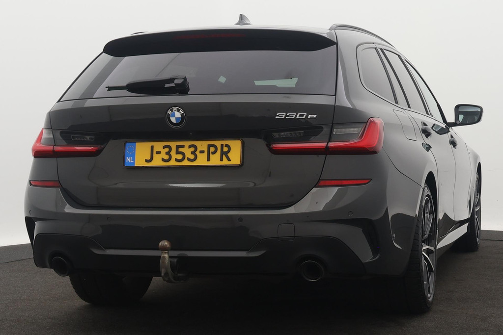 
BMW 3 Serie Touring 330e eDrive M-sport Edition(NL-auto,1e eig, Dealer OnderH, 360 Camera, Carplay, StoelV, Trekhaak, Etc) vol									