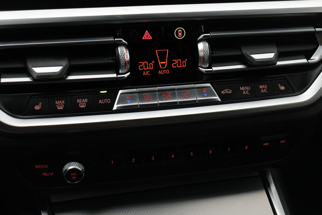 
BMW 3 Serie Touring 330e eDrive M-sport Edition(NL-auto,1e eig, Dealer OnderH, 360 Camera, Carplay, StoelV, Trekhaak, Etc) vol									