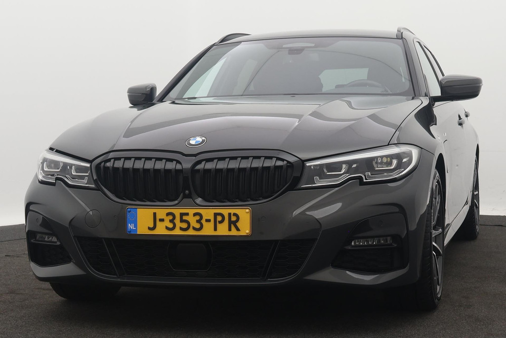 
BMW 3 Serie Touring 330e eDrive M-sport Edition(NL-auto,1e eig, Dealer OnderH, 360 Camera, Carplay, StoelV, Trekhaak, Etc) vol									