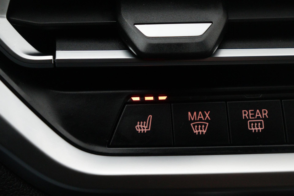 
BMW 3 Serie Touring 330e eDrive M-sport Edition(NL-auto,1e eig, Dealer OnderH, 360 Camera, Carplay, StoelV, Trekhaak, Etc) vol									