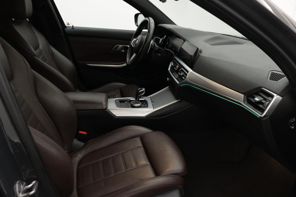 
BMW 3 Serie Touring 330e eDrive M-sport Edition(NL-auto,1e eig, Dealer OnderH, 360 Camera, Carplay, StoelV, Trekhaak, Etc) vol									