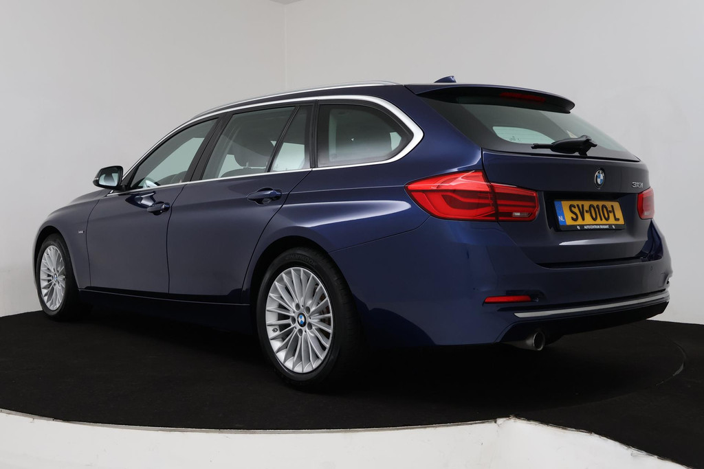 
BMW 3 Serie Touring 318i Luxury Edition (CRUISE CONTROL, NAVIGATIE, PARKEERSENSOREN, STOELVERWARMING, NL-AUTO) vol									