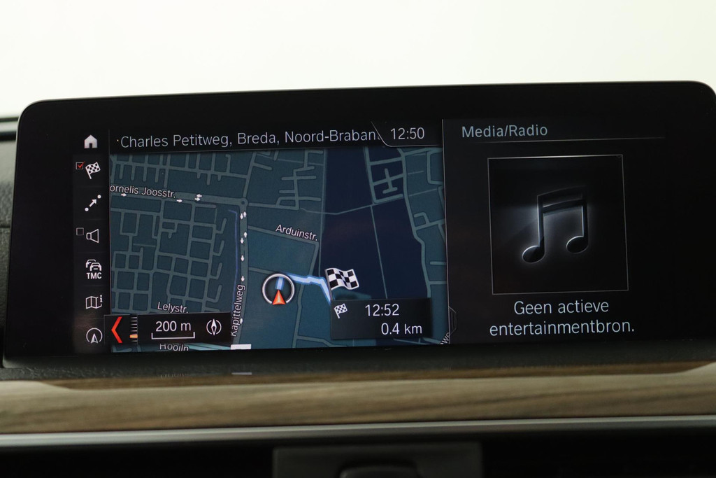 
BMW 3 Serie Touring 318i Luxury Edition (CRUISE CONTROL, NAVIGATIE, PARKEERSENSOREN, STOELVERWARMING, NL-AUTO) vol									