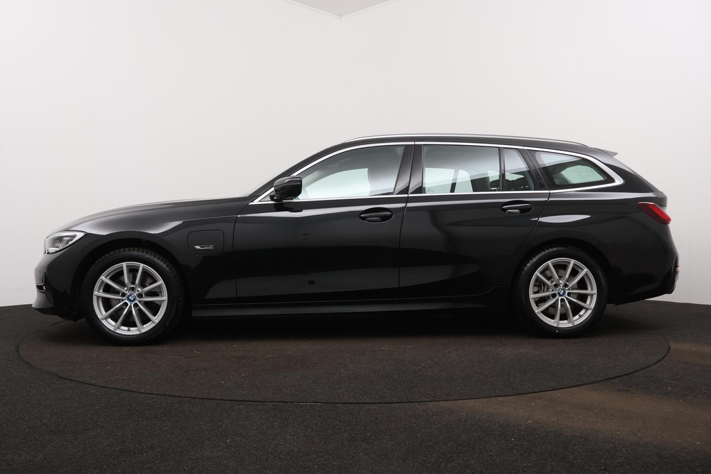 
BMW 3 Serie Touring 320e Business Edition Plus. AANBIEDING!!! (NL-auto, Dealer OnderH, 1e Eig, Navi Pro, StoelV, Leder, Etc) vol									
