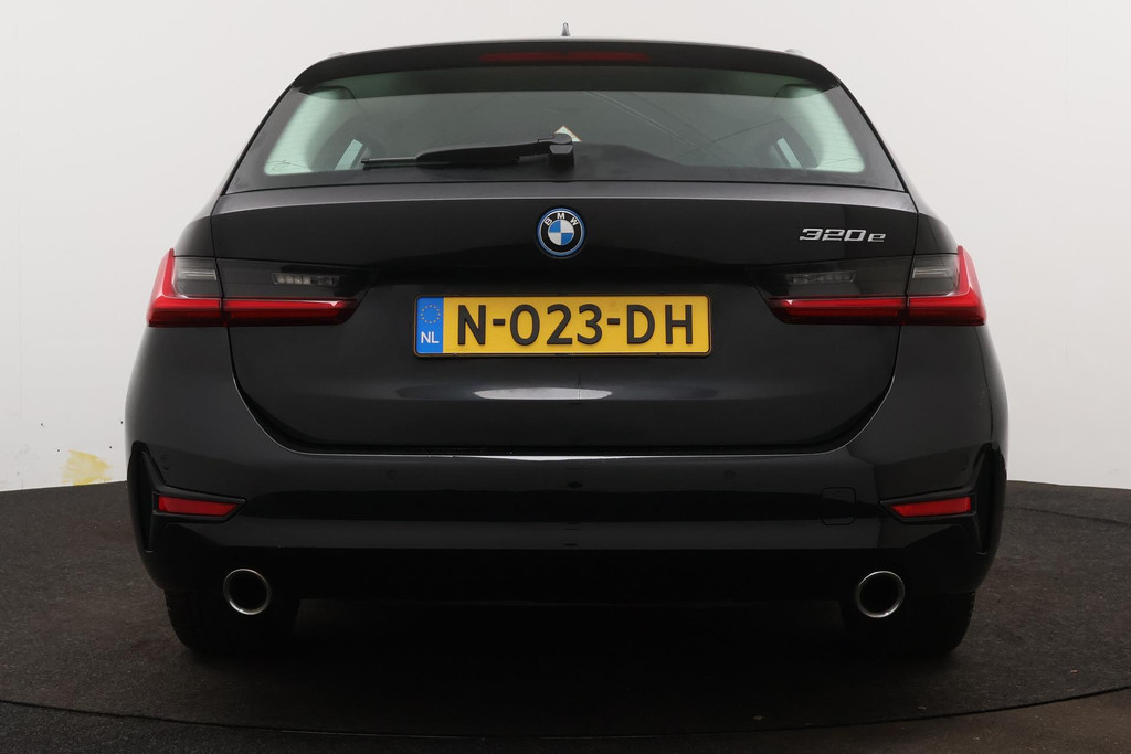 
BMW 3 Serie Touring 320e Business Edition Plus. AANBIEDING!!! (NL-auto, Dealer OnderH, 1e Eig, Navi Pro, StoelV, Leder, Etc) vol									
