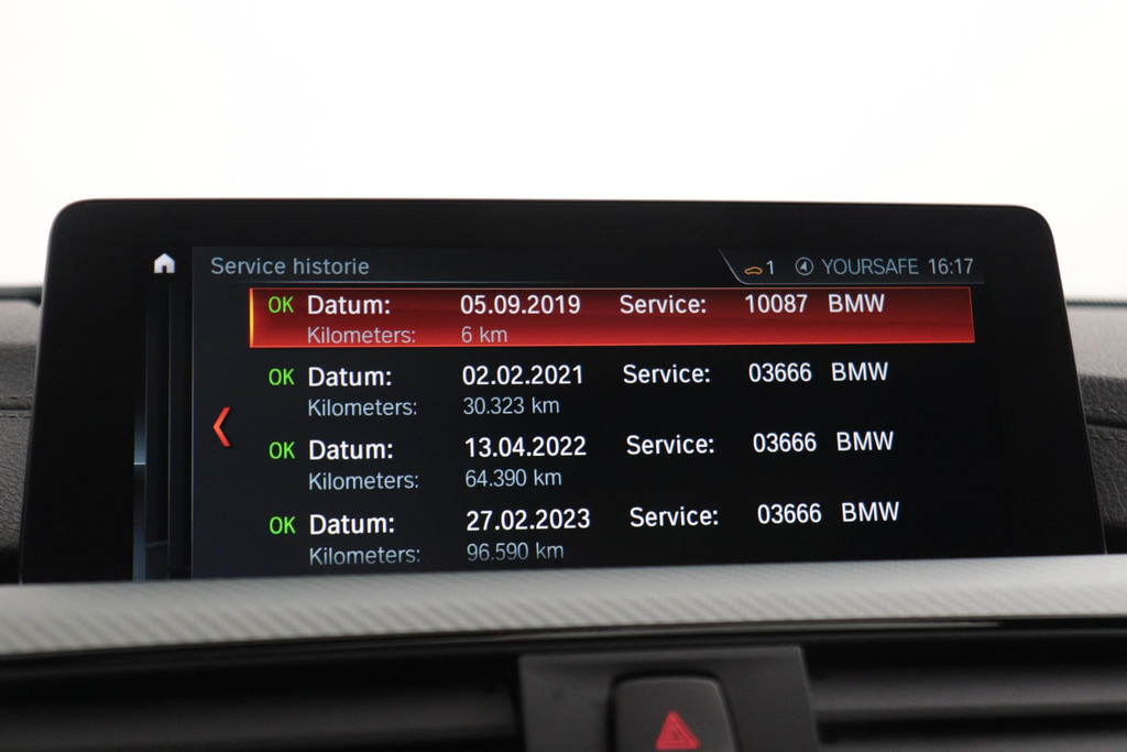 
BMW 3 Serie Touring 318i M Sport Corporate Lease Automaat (PANODAK, CAMERA, NAVIGATIE, STOELV, PDC, NL-AUTO, DEALER ONDERHOUDEN) vol									