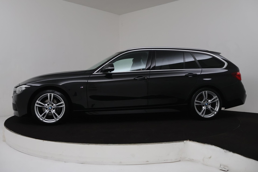 
BMW 3 Serie Touring 318i M Sport Corporate Lease Automaat (VIRTUAL, TREKHAAK, STOELV, CLIMATE, NL-AUTO, DEALER ONDERHOUDEN) vol									