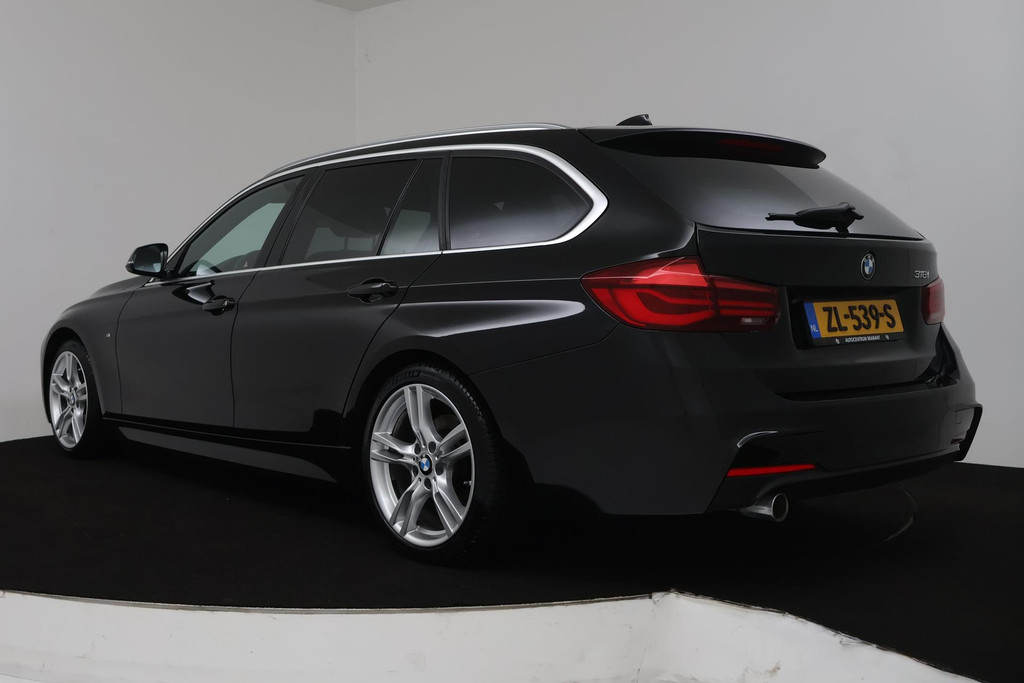 
BMW 3 Serie Touring 318i M Sport Corporate Lease Automaat (VIRTUAL, TREKHAAK, STOELV, CLIMATE, NL-AUTO, DEALER ONDERHOUDEN) vol									