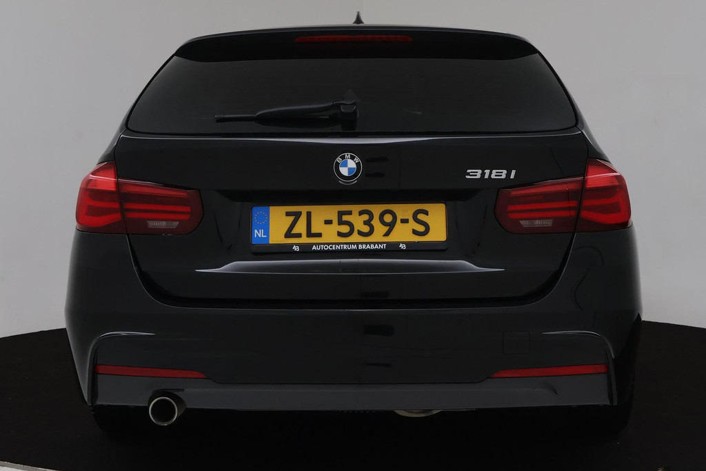 
BMW 3 Serie Touring 318i M Sport Corporate Lease Automaat (VIRTUAL, TREKHAAK, STOELV, CLIMATE, NL-AUTO, DEALER ONDERHOUDEN) vol									