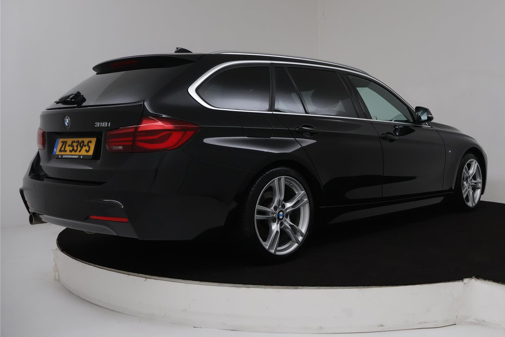 
BMW 3 Serie Touring 318i M Sport Corporate Lease Automaat (VIRTUAL, TREKHAAK, STOELV, CLIMATE, NL-AUTO, DEALER ONDERHOUDEN) vol									