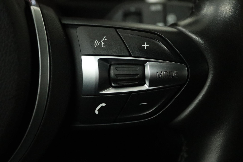 
BMW 3 Serie Touring 318i M Sport Corporate Lease Automaat (VIRTUAL, TREKHAAK, STOELV, CLIMATE, NL-AUTO, DEALER ONDERHOUDEN) vol									